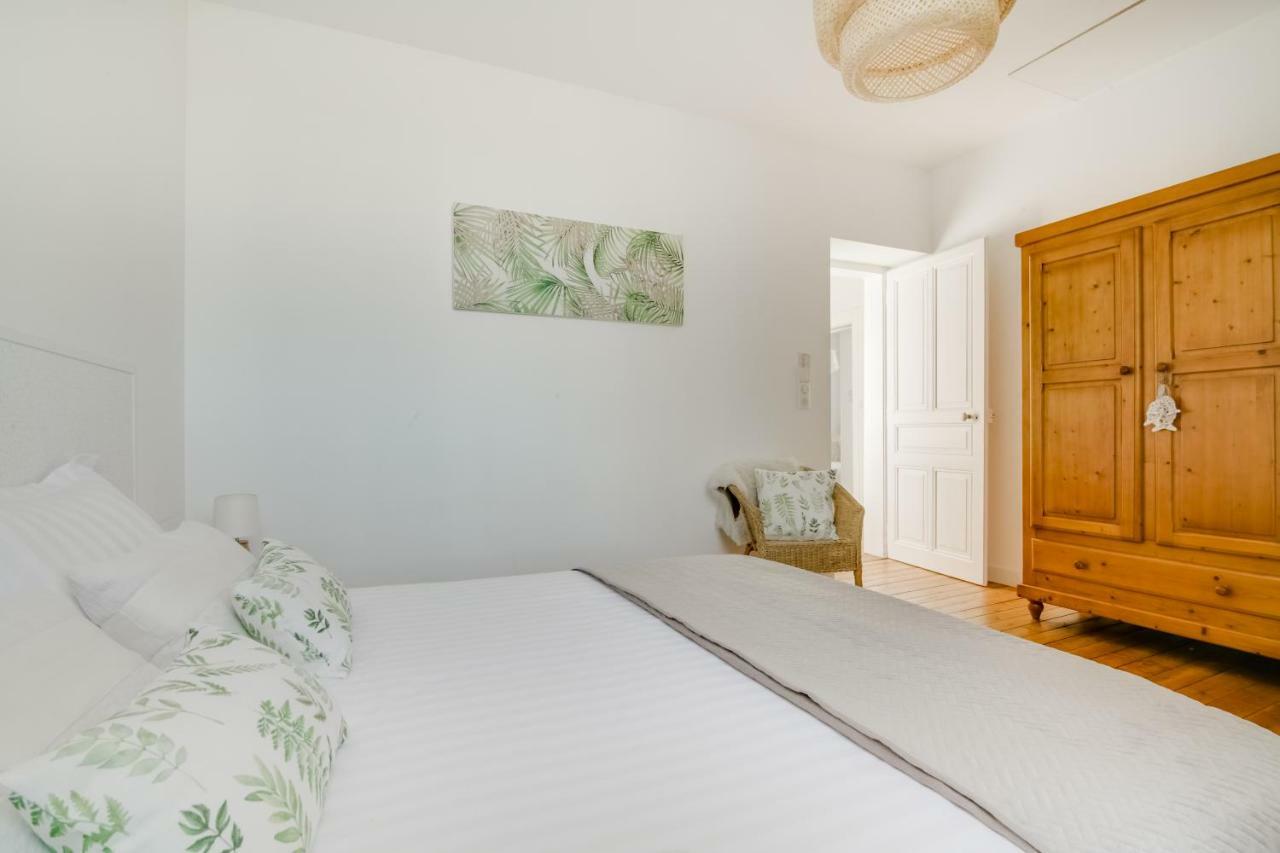 Maison Qui S'Y Frotte S'Y Pique Robert-Espagne Ngoại thất bức ảnh