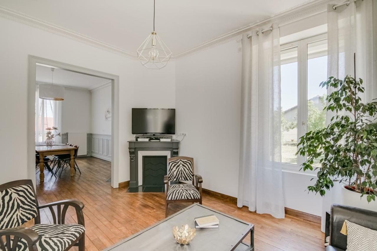 Maison Qui S'Y Frotte S'Y Pique Robert-Espagne Ngoại thất bức ảnh